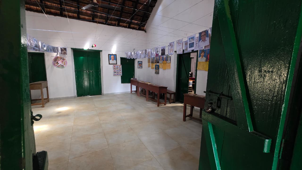 Hoddur School