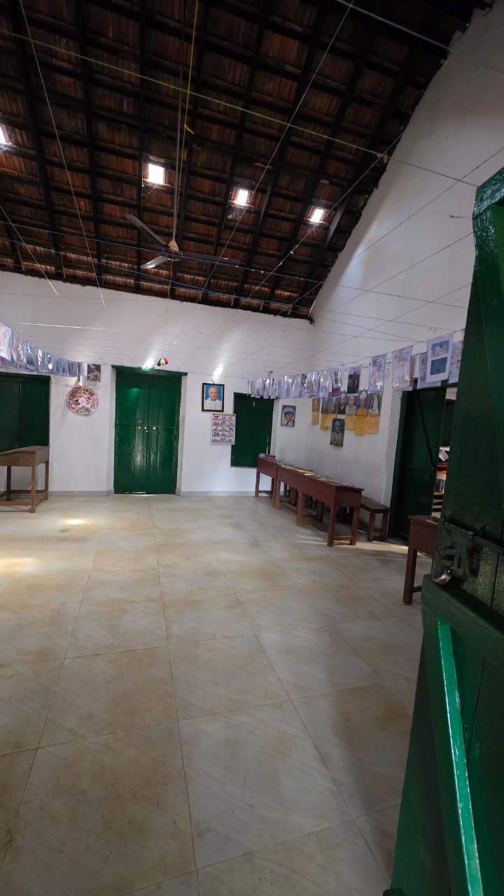 Hoddur School
